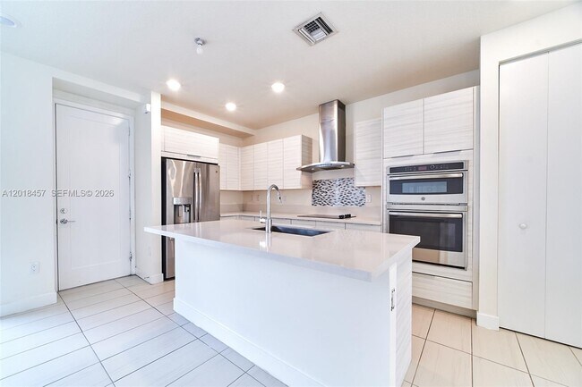 Building Photo - 10447 NW 66th St