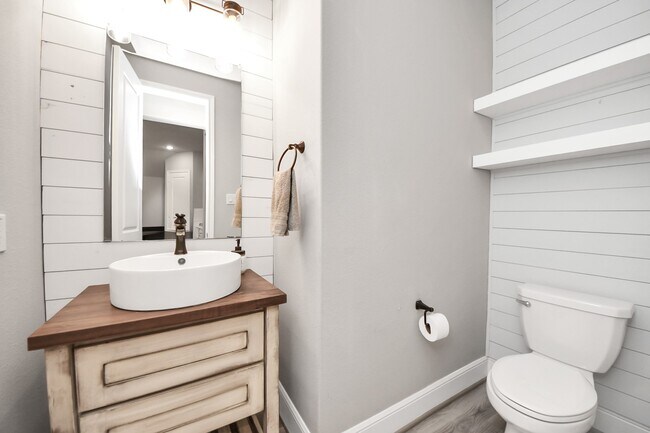 Building Photo - 10719 Lacaille Ln