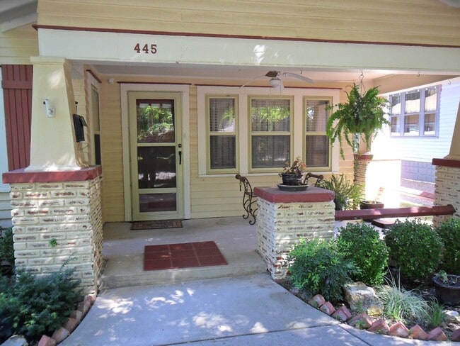 Building Photo - 445 College Ave