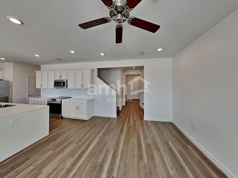 Building Photo - 6467 E Paseo Alga