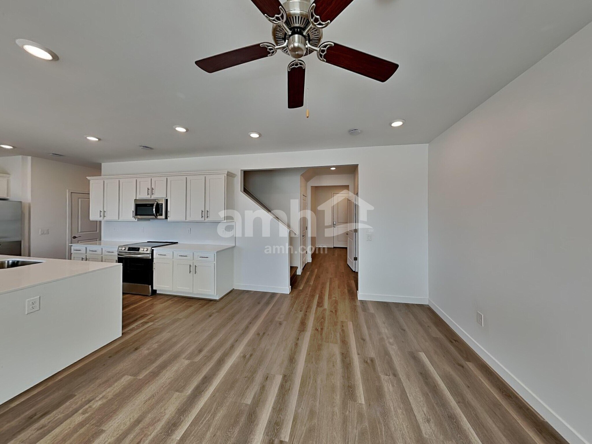 Building Photo - 6191 W Calle Lingo