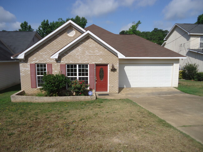 Building Photo - Beautiful 3 Bedroom 2 Bathhome