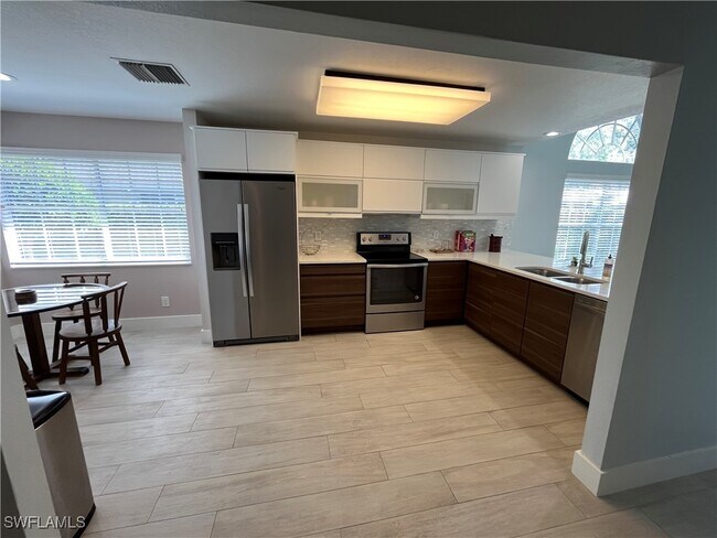 Building Photo - 6506 Ilex Cir