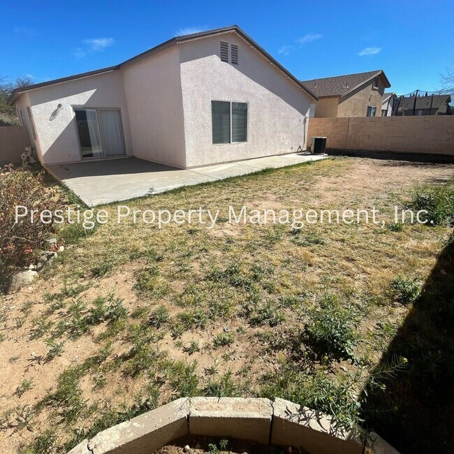 Building Photo - Charming Rita Ranch Home!!!