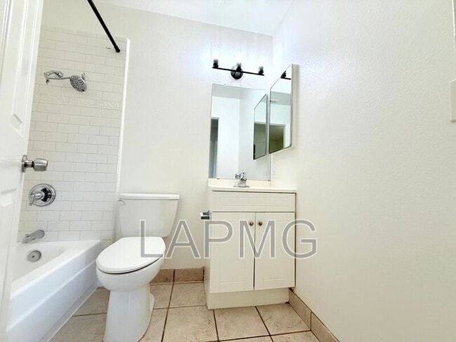 Building Photo - 597 Paseo La Perla
