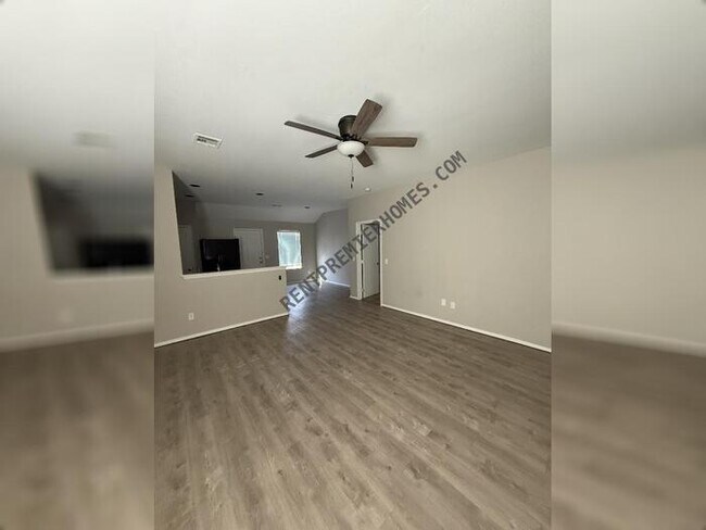 Building Photo - 7525 Lipizzan Rd