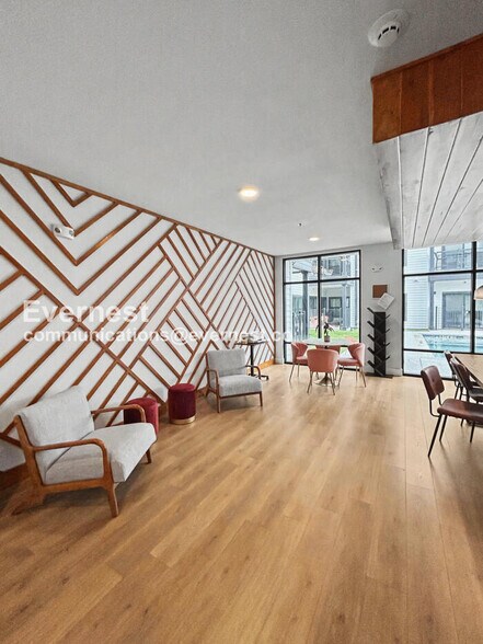 Building Photo - 3101 Govalle Ave