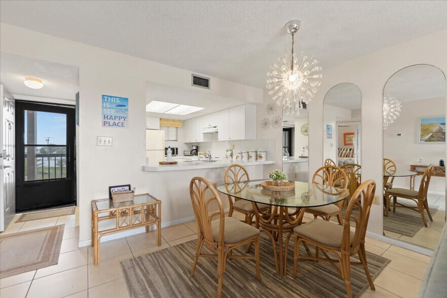 Building Photo - 4250 A1A S