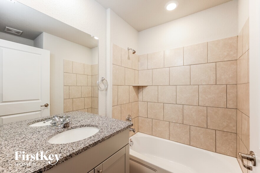 Building Photo - 4435 Meadowland Pl
