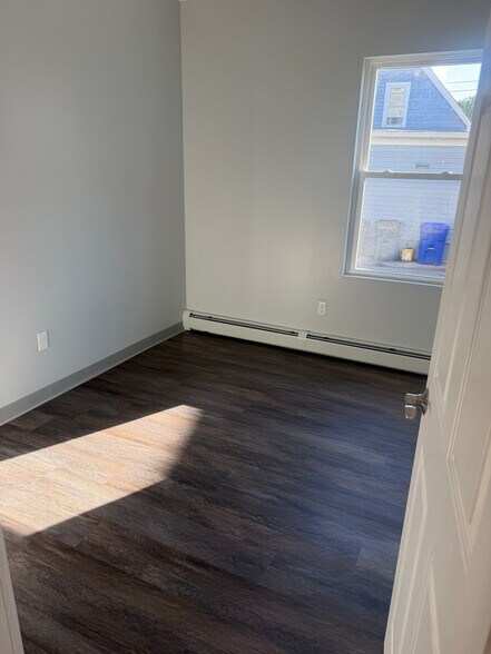 Building Photo - 383 Sayles St