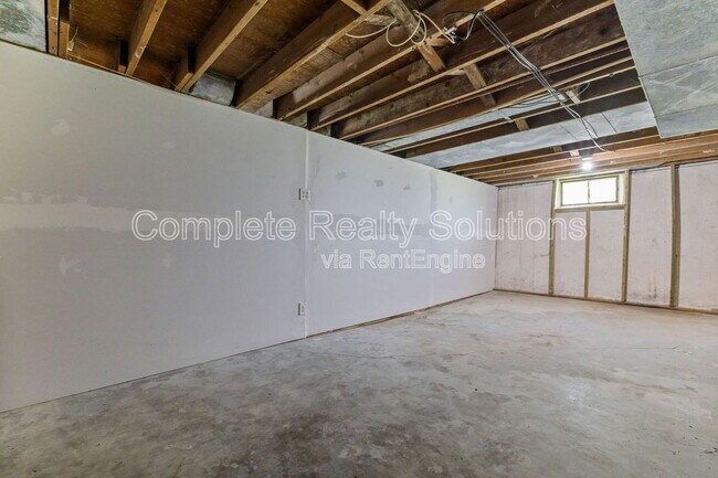 Building Photo - 10721 Spring Garden Dr