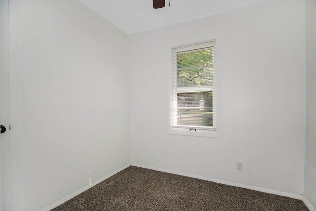 Building Photo - 5206 Skiles Ave