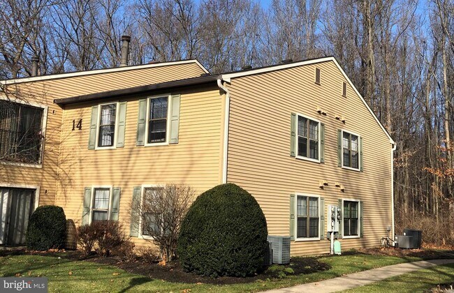 Building Photo - 1598 Nixon Dr