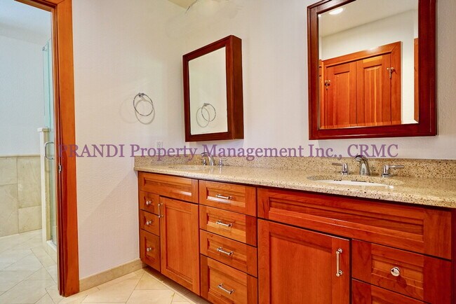 Building Photo - Modern Craftsman Home In Private and Seren...