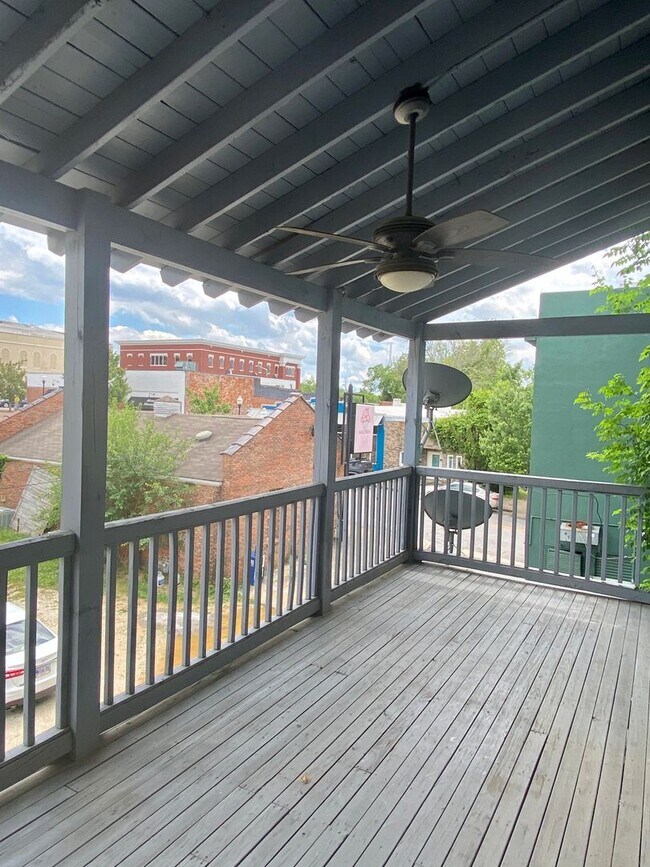 Building Photo - 829 S Railroad Ave