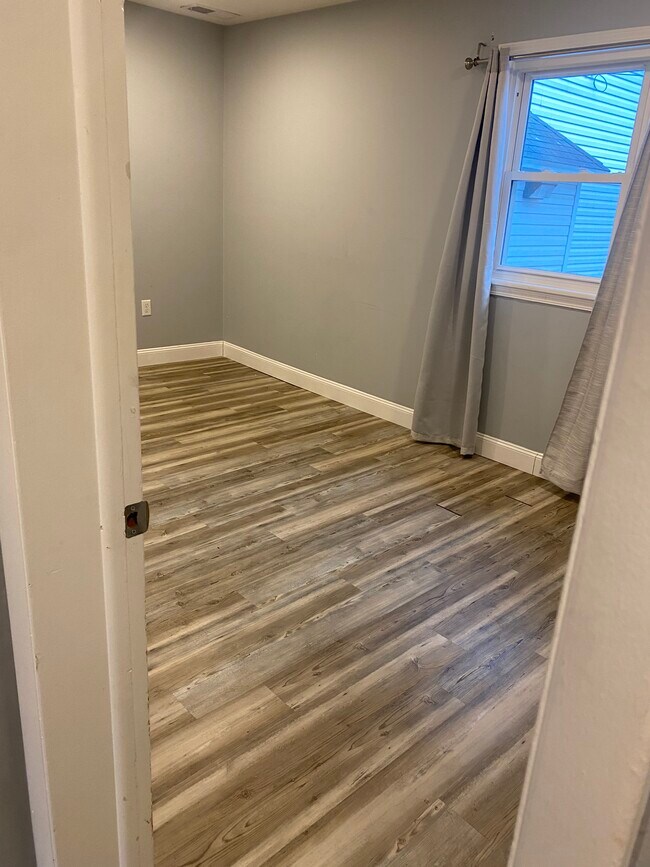 Building Photo - 347 Prestley Rd