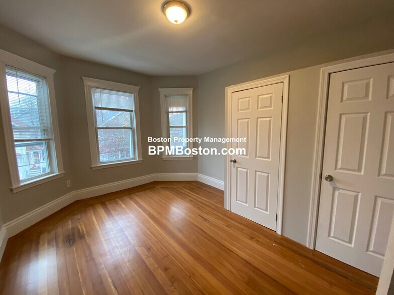 Building Photo - 39 Harwood St