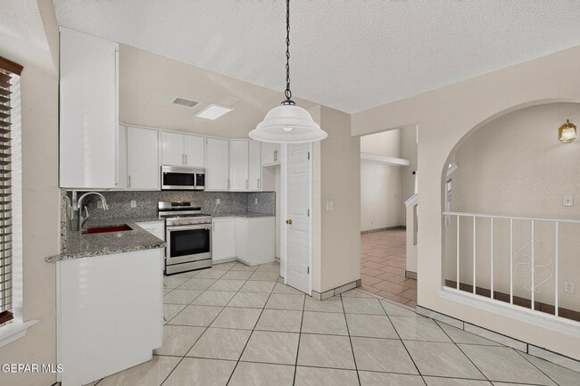 Building Photo - 14224 Desert Ash Dr