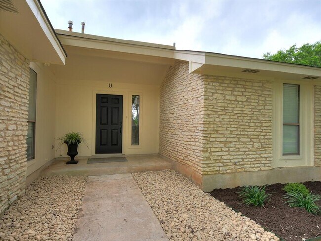 Building Photo - 413 Arrow Head