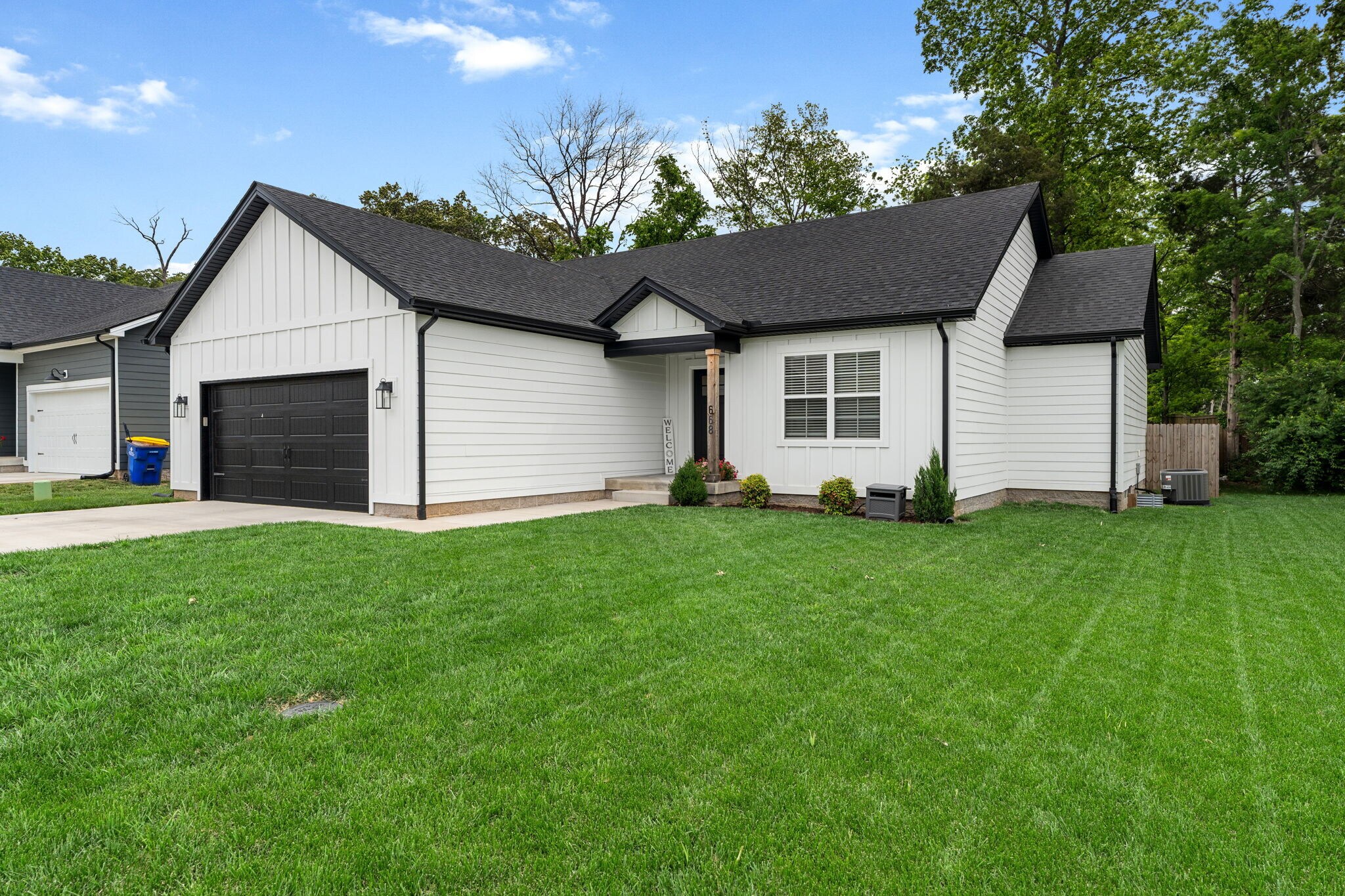 Building Photo - 668 Pleasant Meadow Ln