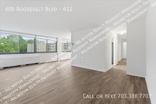 Building Photo - 600 Roosevelt Blvd