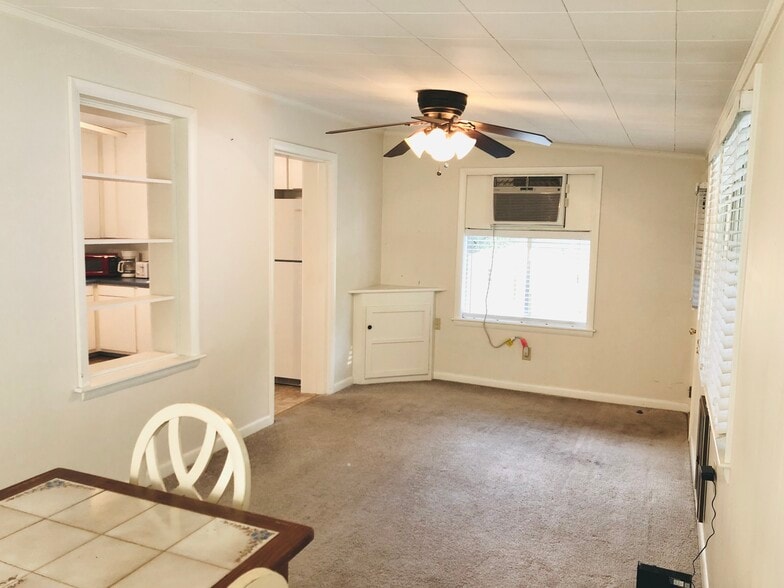 Building Photo - 118 Sebrell Ave