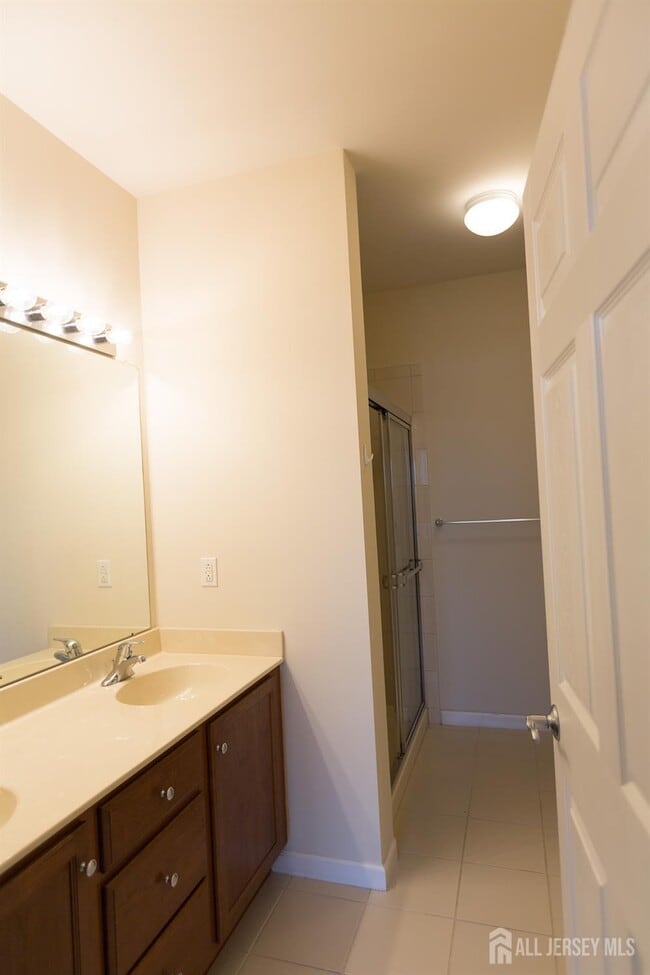 Building Photo - 1443 Sierra Dr