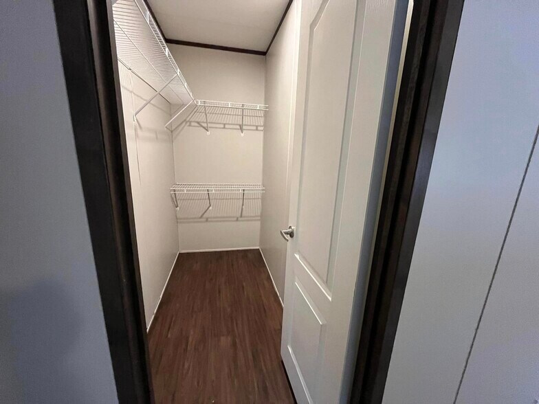 Building Photo - 119 Betty St