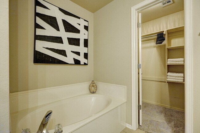 Building Photo - Fully Furnished in Owasso