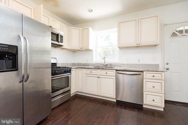 Building Photo - 2222 Earp St