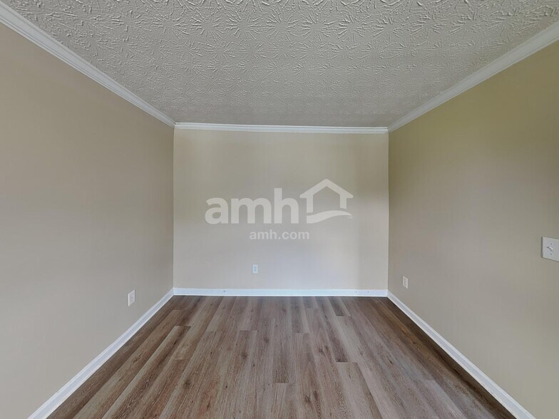 Building Photo - 131 Cottonbelle Dr