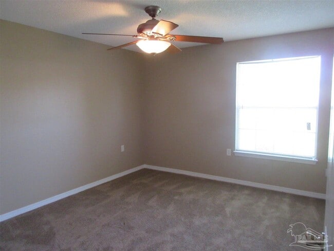 Building Photo - 301 Loveland Cir