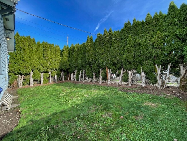 Building Photo - Gorgeous 1920s Bungalow in St John with Fenced Yard, Washer/Dryer Included