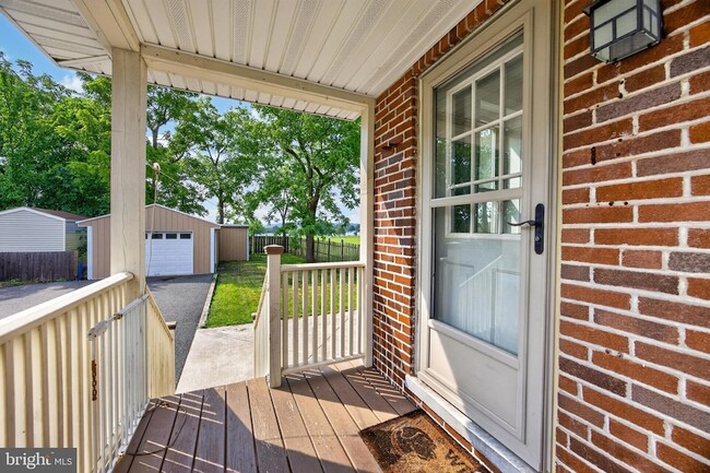 Building Photo - 855 N Pleasantview Rd