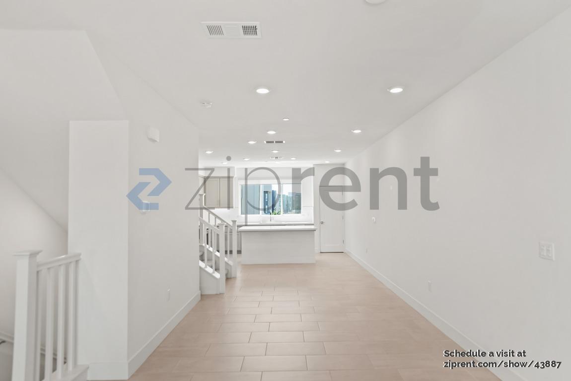 Building Photo - 3489 Vision Cmn