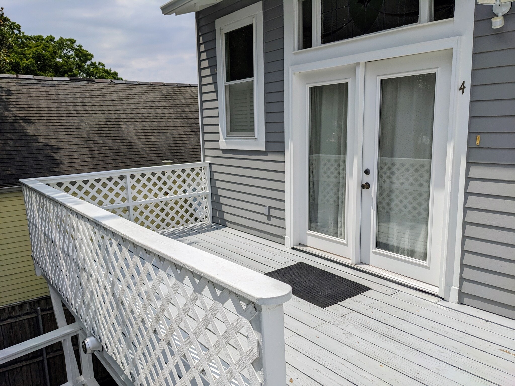 Private deck - 5940 Laurel St
