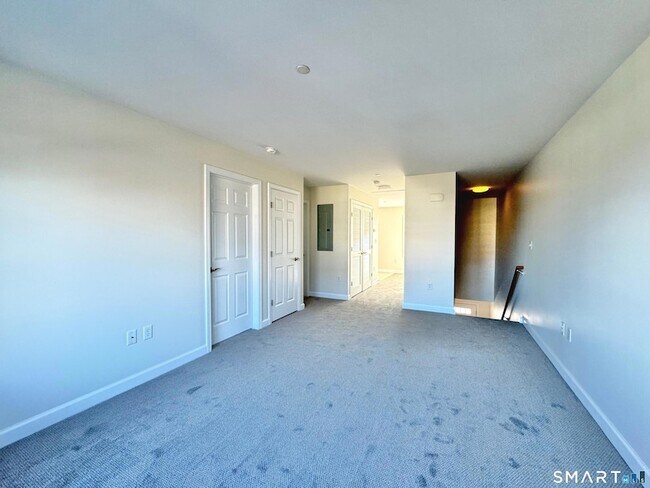 Building Photo - 36 Fairgate Dr
