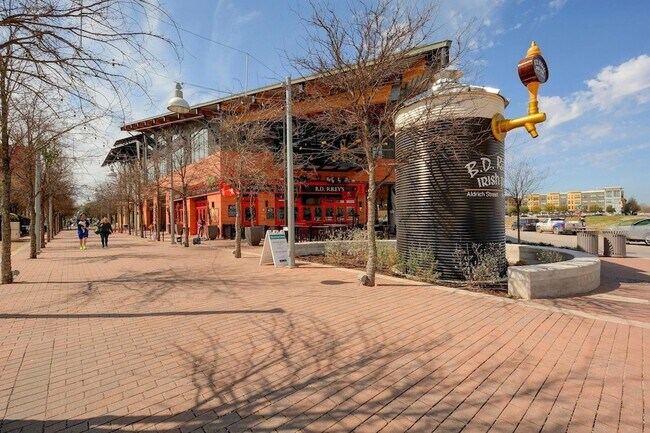 Building Photo - 4412 Tilley St