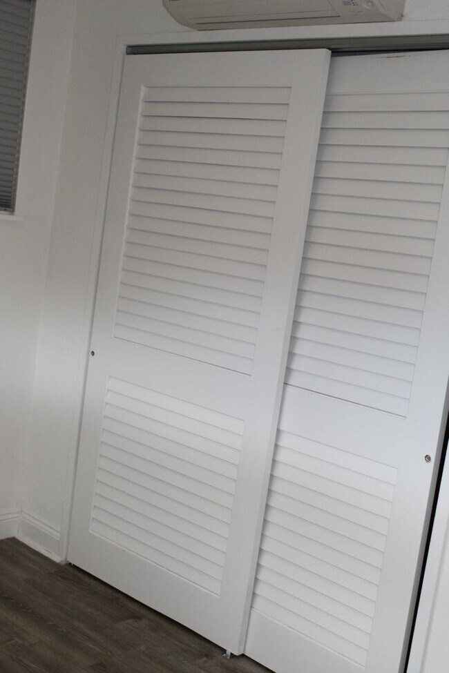 Building Photo - Loha