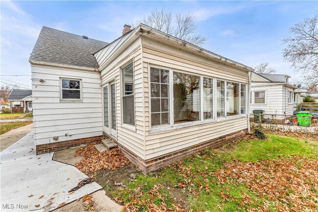 Building Photo - 25771 Zeman Ave