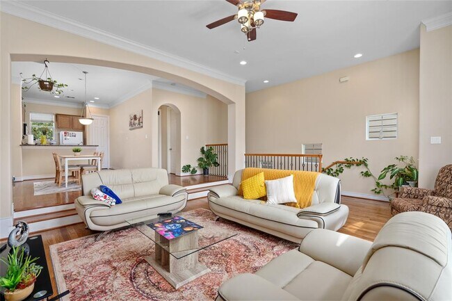 Building Photo - 9008 Bayview Cove Dr
