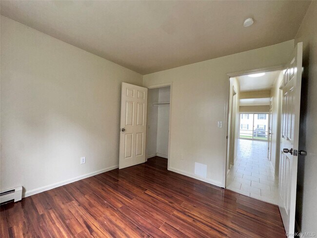 Building Photo - 5 Lexington Hills Rd