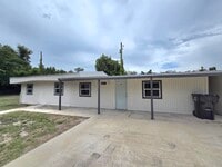 Building Photo - 406 Puckett Rd