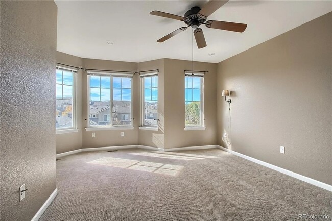 Building Photo - Stunning 3 bedroom townhome!