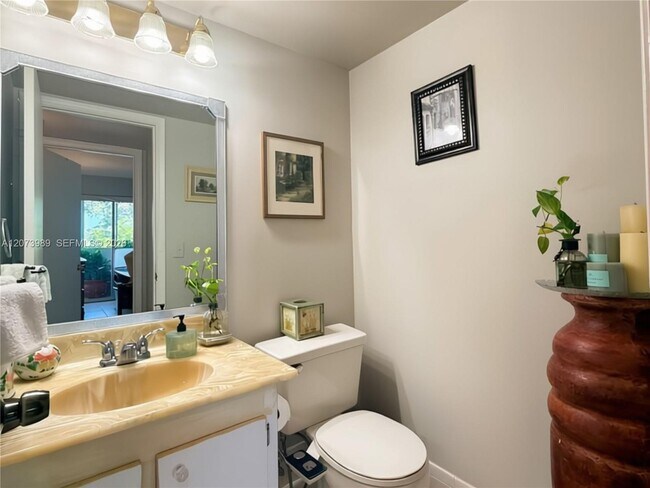 Building Photo - 551 SW 135th Ave