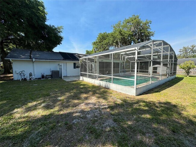 Building Photo - 5246 Royal Oak Dr