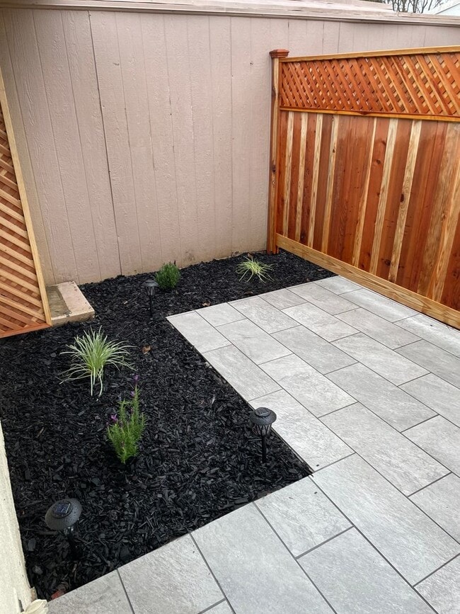 Building Photo - 2 Bedroom + 1 Bathroom Condo | Hueneme Bay | 55+ Community | Unfurnished