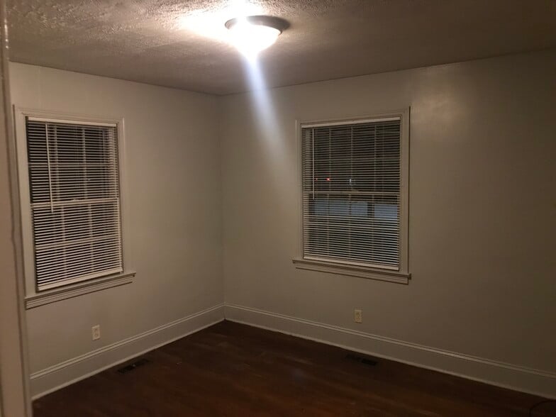 Building Photo - 1508 Mimosa St