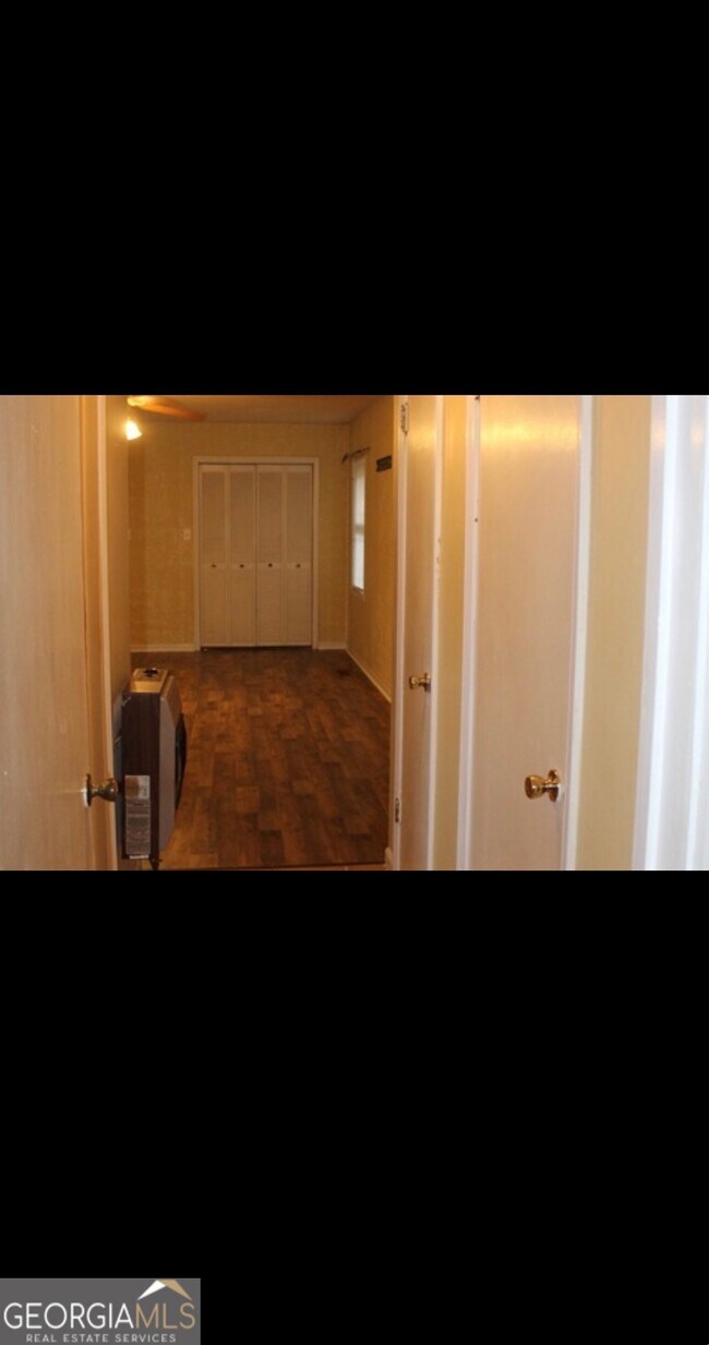 Building Photo - 656 Villa Esta Ave