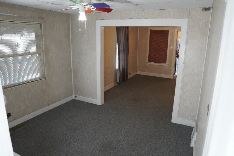 Building Photo - 136 Stephens St